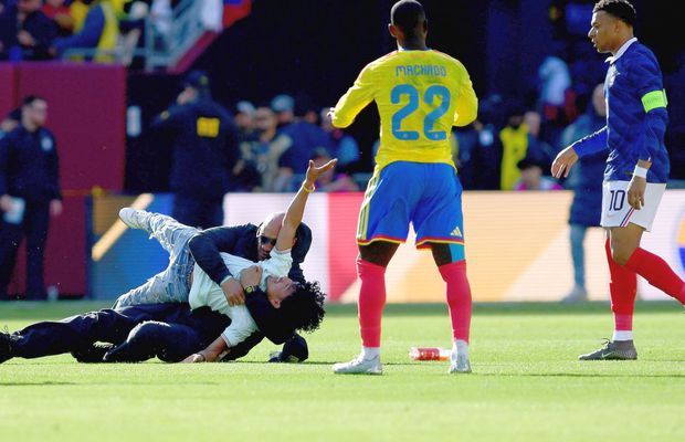 Reacția serii: I-a mulțumit lui Mbappe după ce a fost săltat de forțele de ordine!