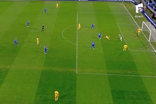 Debut de coșmar pentru Aioani! Portarul Rapidului, gafă uriașă după 13 secunde în Slovacia - România