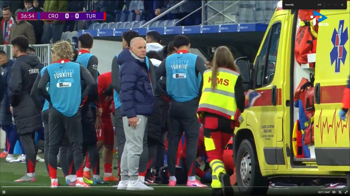 Imagini dramatice! Selecționerul Turciei U21 a leșinat imediat după decizia arbitrului, meci abandonat