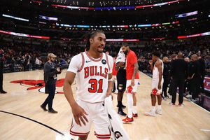 Un baschetbalist a fost dat afară de Chicago Bulls pentru un discurs anti-LGBT: „Sunt mincinoși. Cum e comportamentul meu dăunător echipei?”