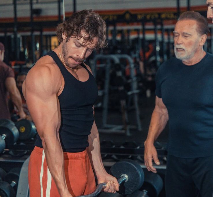 Joseph Baena, fiul lui Arnold Schwarzenegger, alături de tatăl său/Foto: Instagram (Joseph Baena)