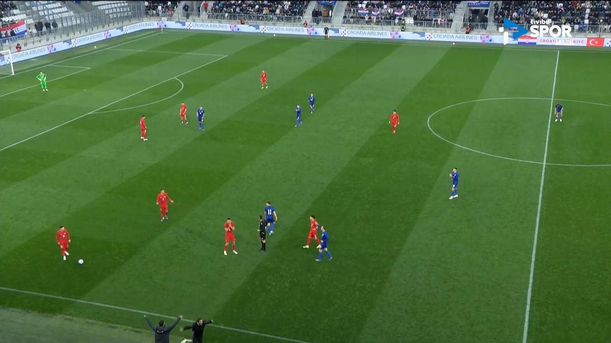 Imagini dramatice! Selecționerul Turciei U21 a leșinat imediat după decizia arbitrului, meci abandonat