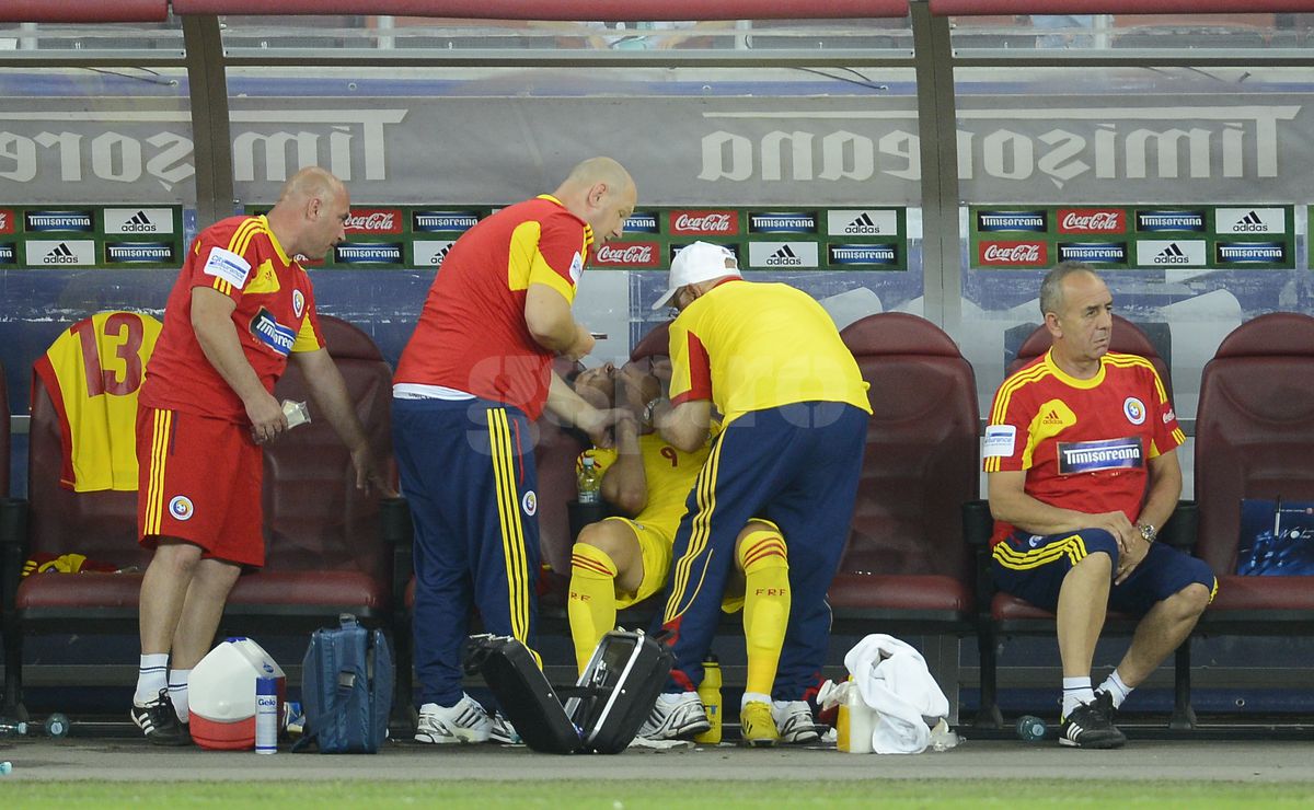 Imagini horror de la România - Slovacia: „Doctorul m-a cusut pe viu pe banca de rezerve”