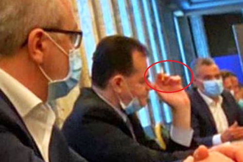 Ludovic Orban, surprins pentru a doua oară în timp ce fumează