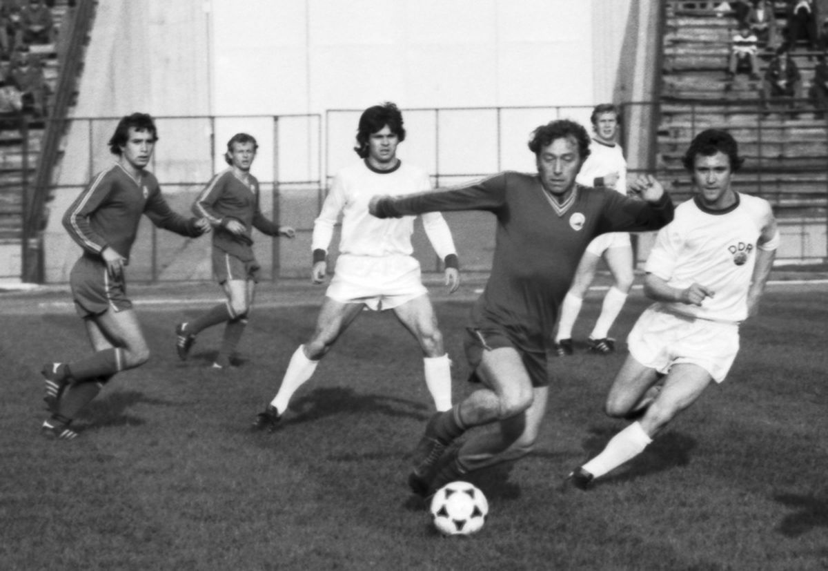 RETRO GSP. 54 de ani de la debutul lui Dobrin în națională. Și de când Interul lui Herrera a oferit 250.000 $ în schimbul "Gâscanului"