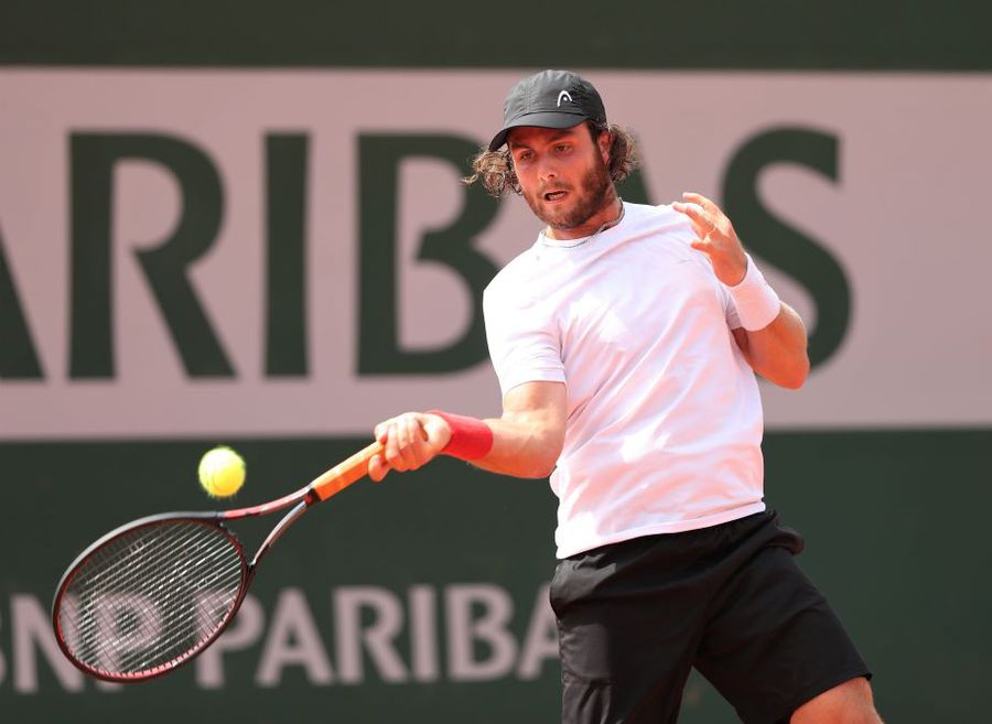 Roland Garros se joacă pe GSP.ro » Emoții, controverse, șotii cu eroii zgurii: pisica neagră, gestul indecent al lui Safin sau călătoria de 1.000 de km cu bunica pe bancheta din spate