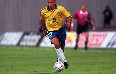 TOP 5 fotbaliști ai momentului în viziunea brazilianului Ronaldo: Cristiano n-are loc + jucătorul despre care spune că-i seamănă ca stil