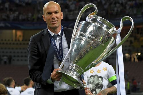 Zinedine Zidane, mereu îndrăgostit de mingea Ligii: 4 trofee, unul ca jucător, 3 ca antrenor // FOTO: Guliver/GettyImages