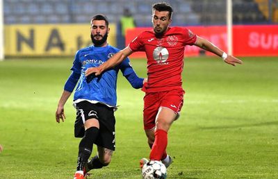 Ce iureș! Rivalele din Craiova se bat pe semnătura unui jucător: „Ambele mă vor”