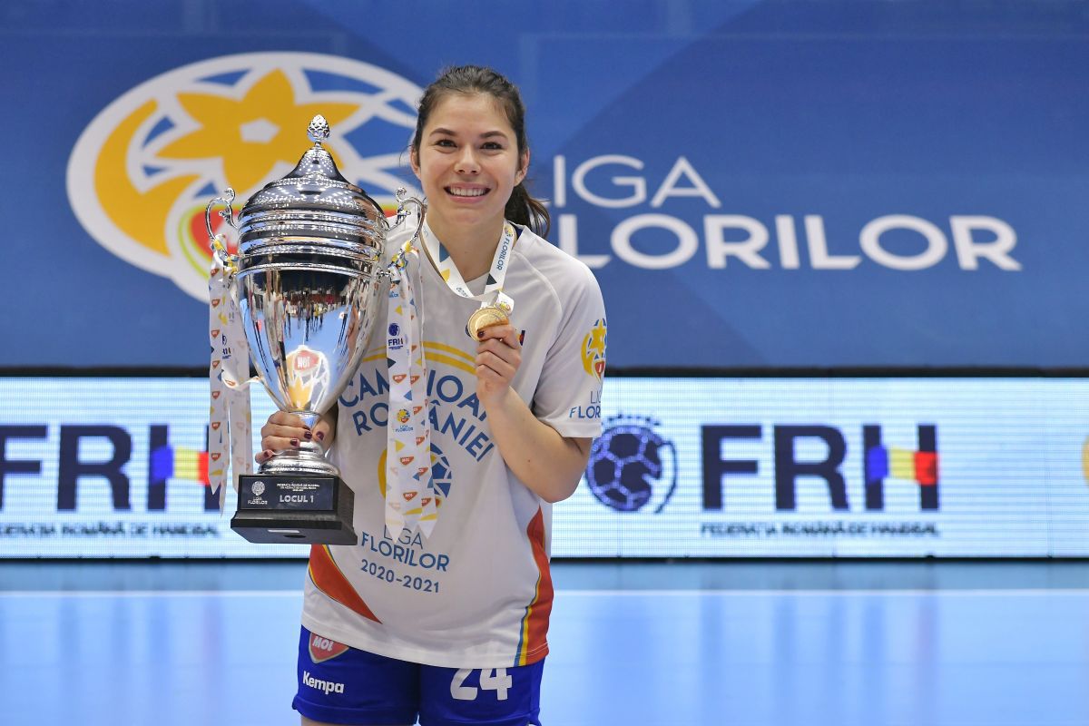 CSM București a sărbătorit titlul la handbal feminin, chiar la finalul unicului eșec stagional