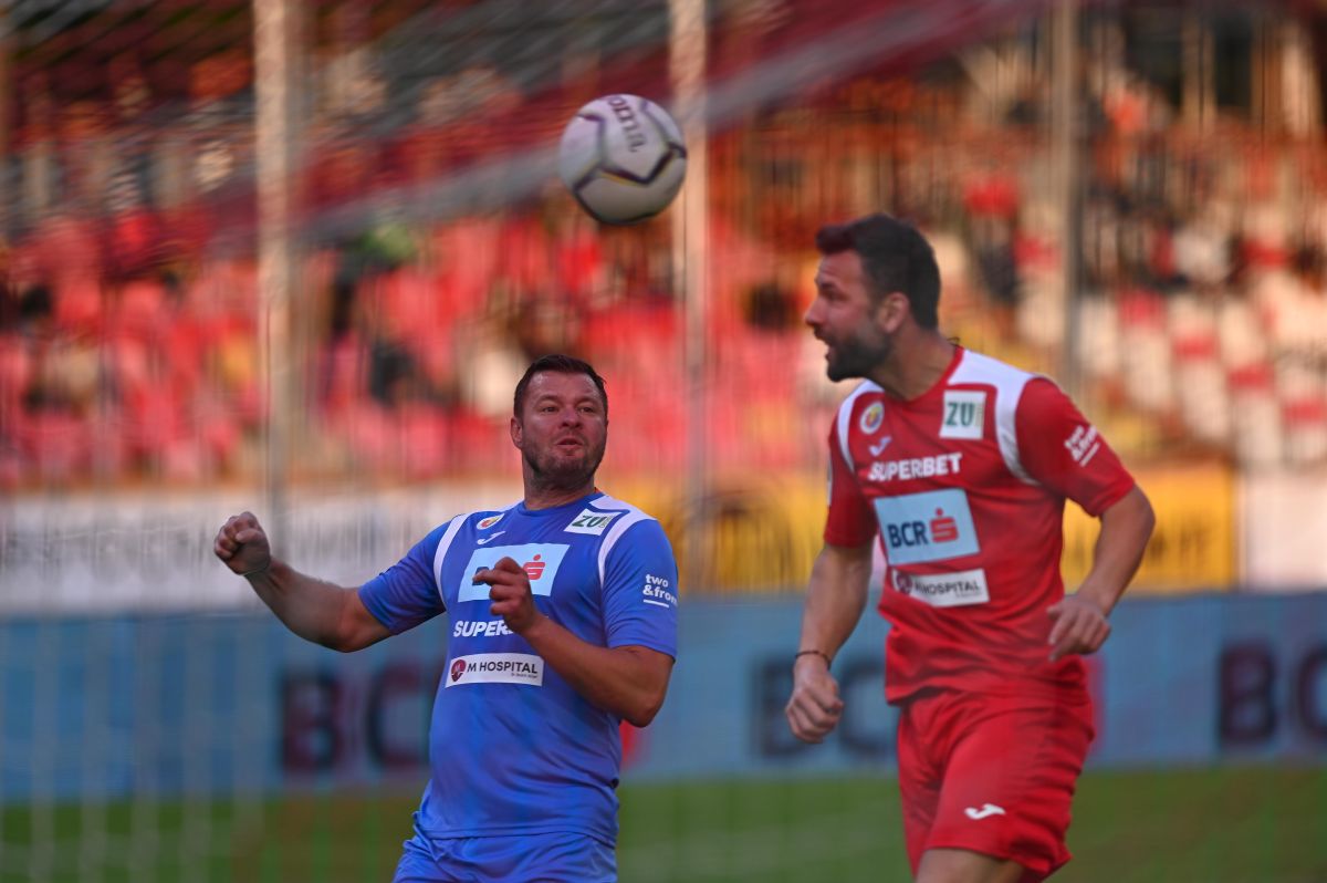 FOTO Meciul legendelor în Ștefan cel Mare » 12 goluri marcate de echipele lui Andone și Belodedici 31.05.2021