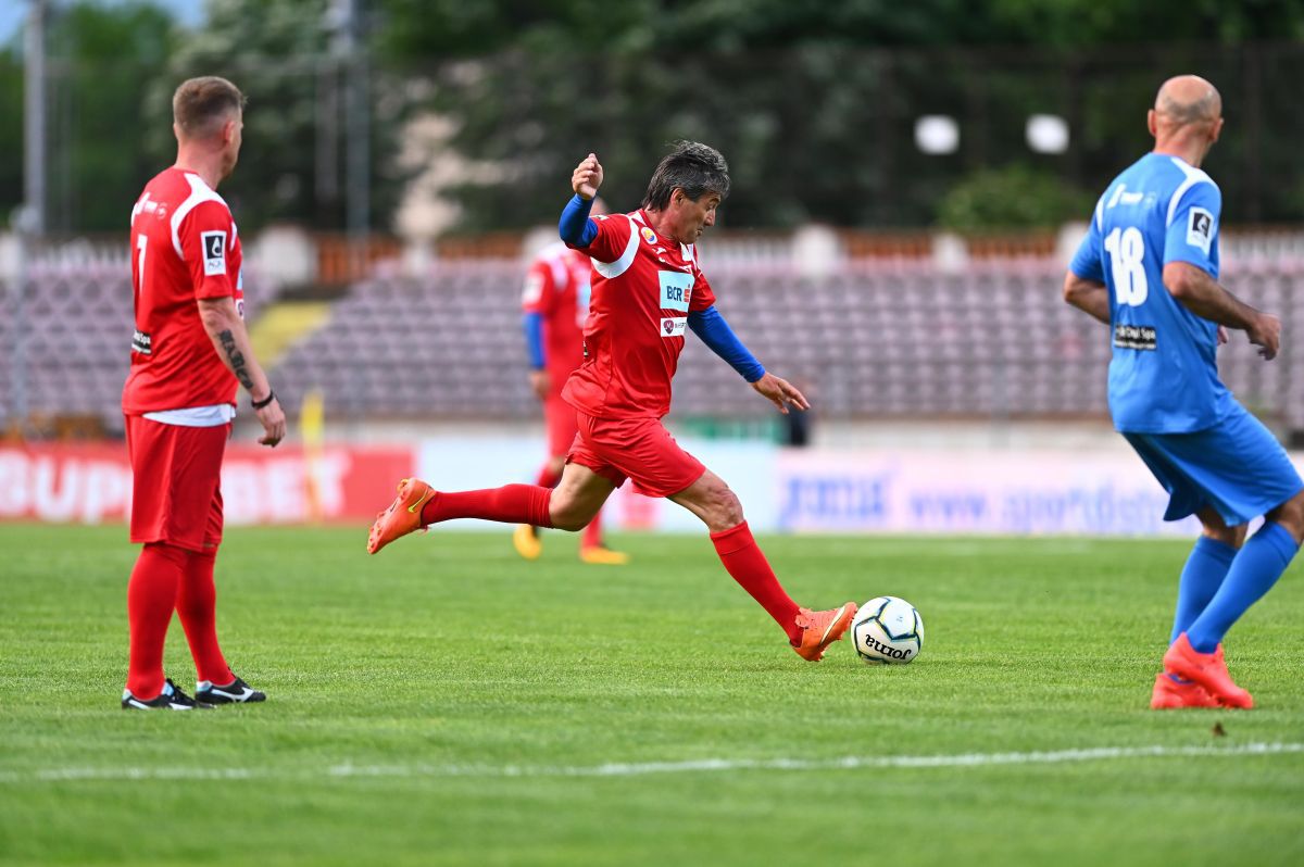 FOTO Meciul legendelor în Ștefan cel Mare » 12 goluri marcate de echipele lui Andone și Belodedici 31.05.2021