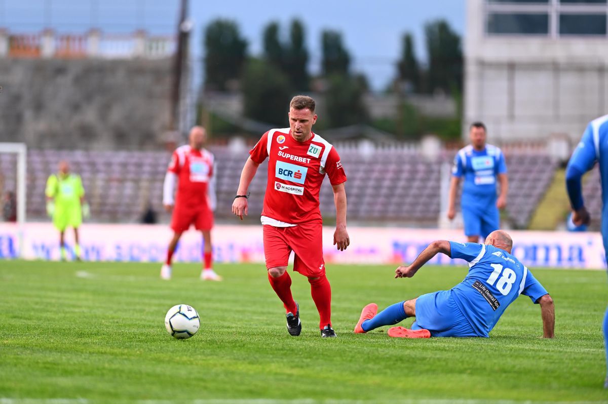 FOTO Meciul legendelor în Ștefan cel Mare » 12 goluri marcate de echipele lui Andone și Belodedici 31.05.2021