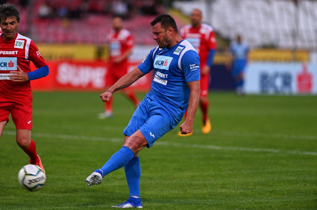 FOTO Meciul legendelor în Ștefan cel Mare » 12 goluri marcate de echipele lui Andone și Belodedici 31.05.2021