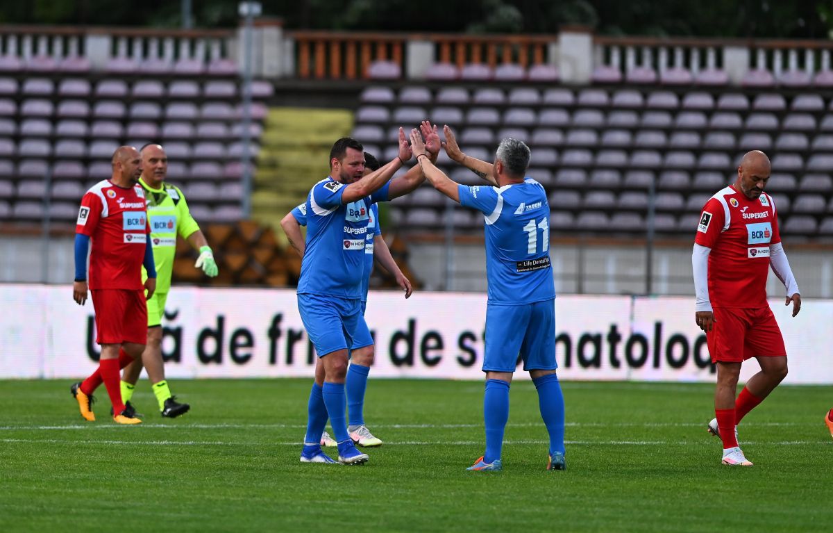 FOTO Meciul legendelor în Ștefan cel Mare » 12 goluri marcate de echipele lui Andone și Belodedici 31.05.2021