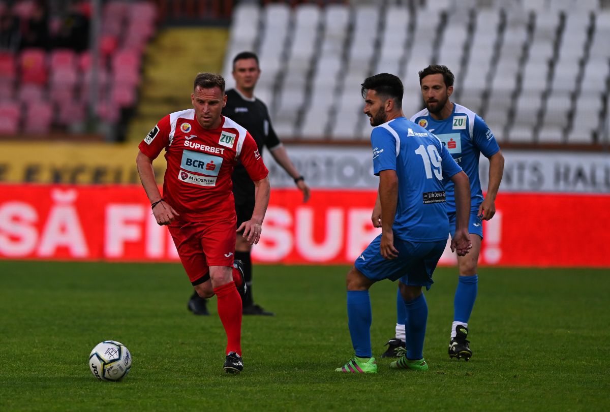 FOTO Meciul legendelor în Ștefan cel Mare » 12 goluri marcate de echipele lui Andone și Belodedici 31.05.2021