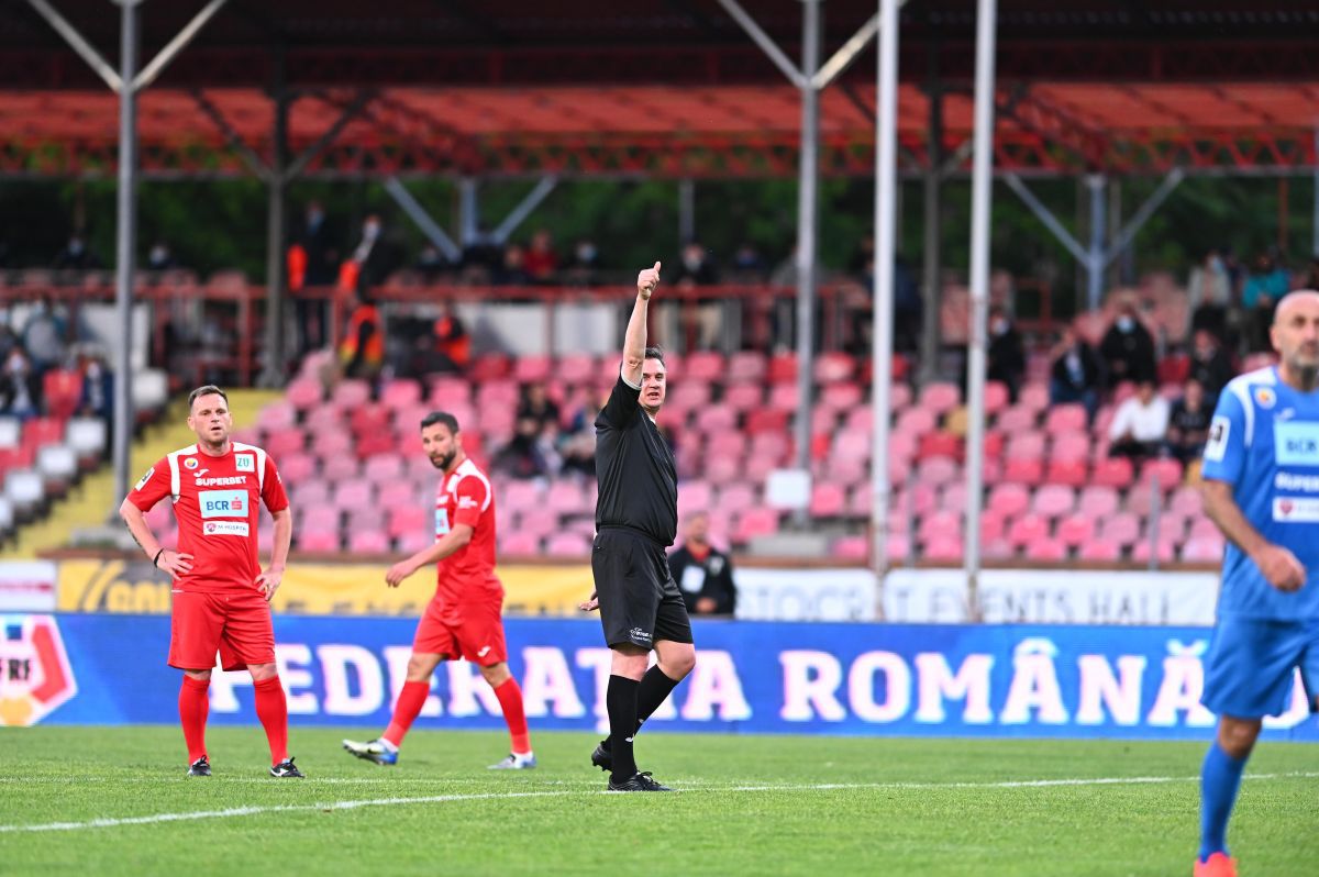 FOTO Meciul legendelor în Ștefan cel Mare » 12 goluri marcate de echipele lui Andone și Belodedici 31.05.2021