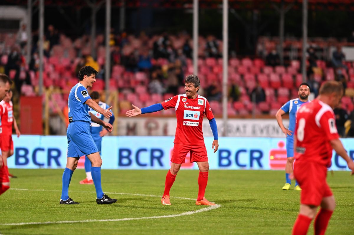 FOTO Meciul legendelor în Ștefan cel Mare » 12 goluri marcate de echipele lui Andone și Belodedici 31.05.2021