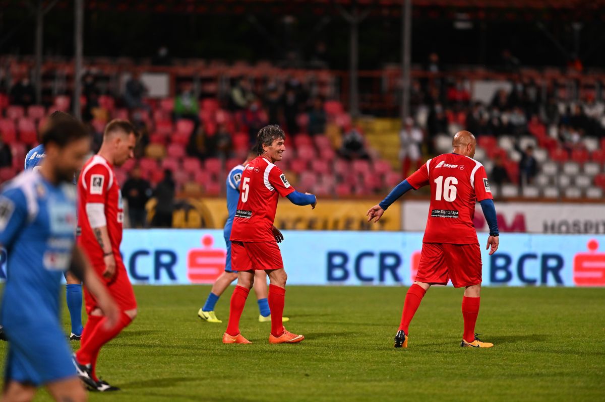 FOTO Meciul legendelor în Ștefan cel Mare » 12 goluri marcate de echipele lui Andone și Belodedici 31.05.2021
