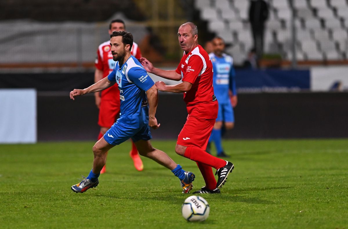 FOTO Meciul legendelor în Ștefan cel Mare » 12 goluri marcate de echipele lui Andone și Belodedici 31.05.2021