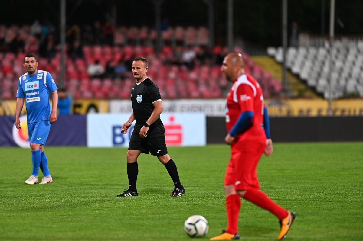 FOTO Meciul legendelor în Ștefan cel Mare » 12 goluri marcate de echipele lui Andone și Belodedici 31.05.2021