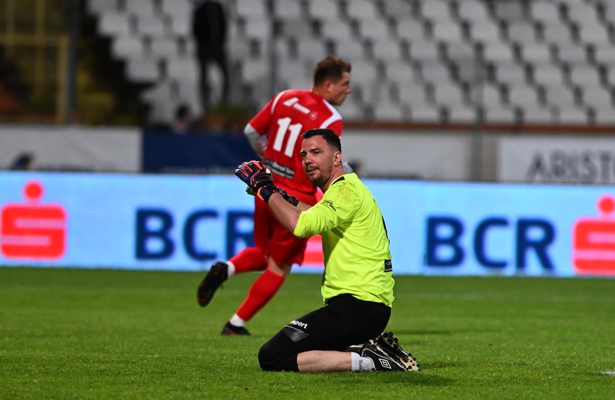 FOTO Meciul legendelor în Ștefan cel Mare » 12 goluri marcate de echipele lui Andone și Belodedici 31.05.2021