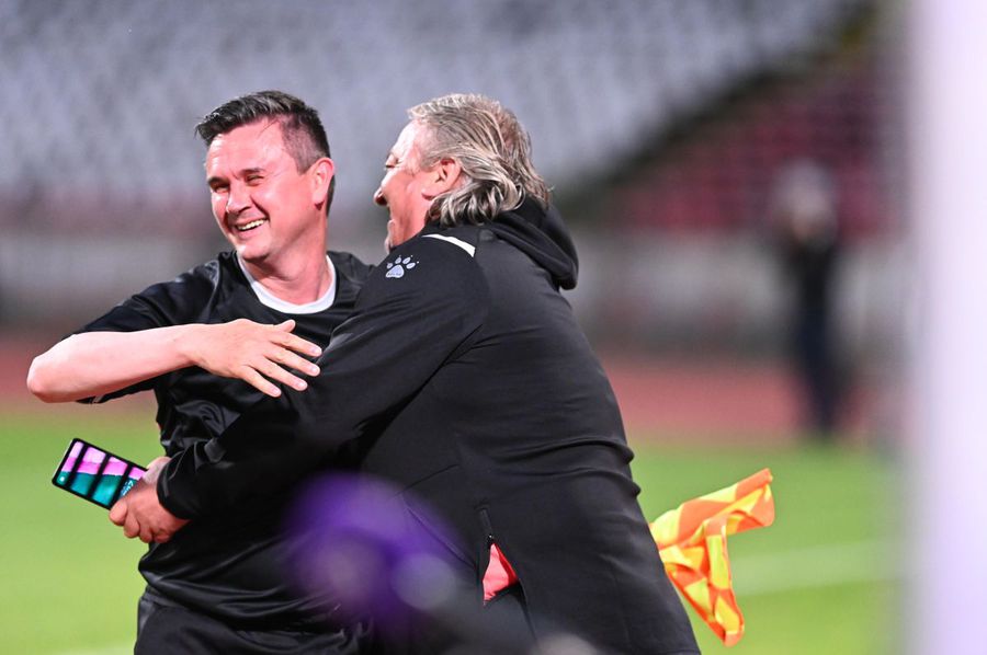 Cristi Balaj și Dănuț Lupu CFR Cluj îi pregătește un contract baban » Porumboiu l-a acuzat frontal: „Ai fost parte la furat! Ești în spatele vitrinei de trofee de la Cluj”