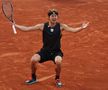 Alexander Zverev (25 de ani, 3 AT) l-a învins pe Carlos Alcaraz (19 ani, 6 ATP), scor 6-5, 6-4, 4-6, 7-6(7), și s-a calificat în semifinalele Roland Garos. Acolo va da peste Djokovic sau Nadal.