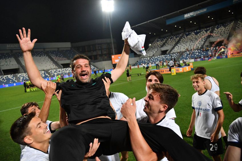 Cristi Chivu, 41 de ani, a câștigat campionatul Primavera cu Inter U19! A învins-o cu 2-1 în finală pe AS Roma, care a condus până în minutul 80.