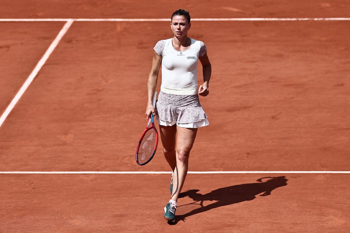 Camila Giorgi, probleme cu echipamentul la Roland Garros » Arbitrul a intervenit și i-a cerut să-l schimbe: „Nu am altceva”