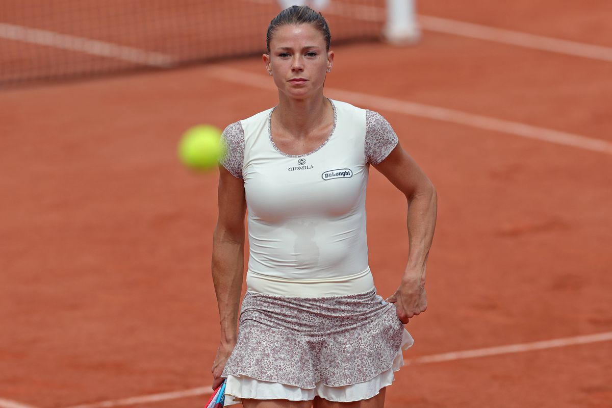 Camila Giorgi, probleme cu echipamentul la Roland Garros » Arbitrul a intervenit și i-a cerut să-l schimbe: „Nu am altceva”