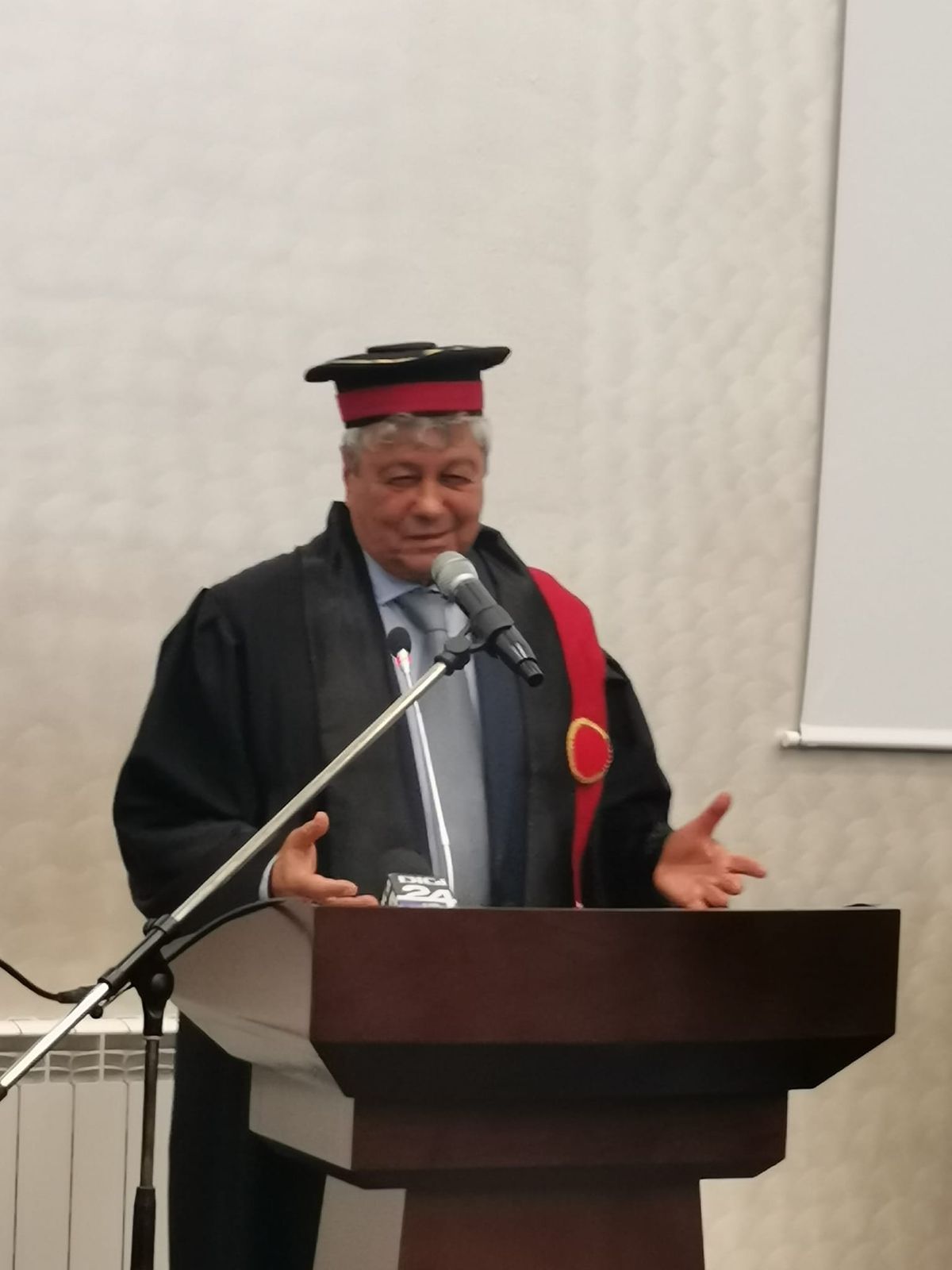 Mircea Lucescu a primit titlul de „Doctor Honoris Causa”