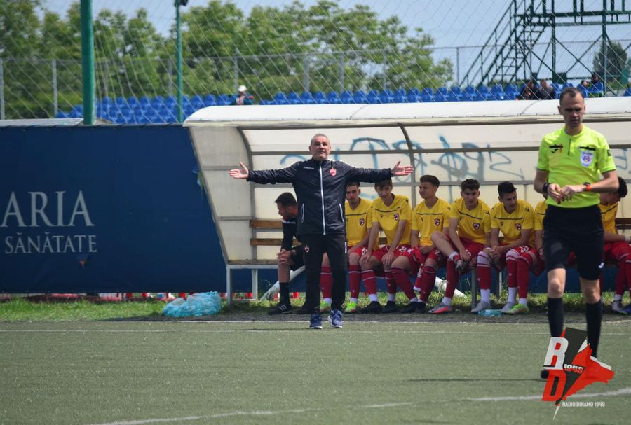Antrenorul contactat de Zăvăleanu pentru a se ocupa de Dinamo, după plecarea lui Uhrin jr: „Am fost sunat, nu ascund”