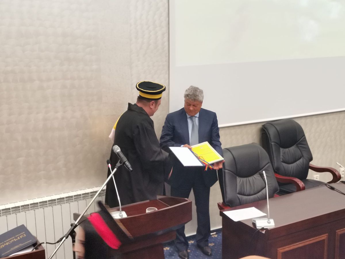 Mircea Lucescu a primit titlul de „Doctor Honoris Causa”