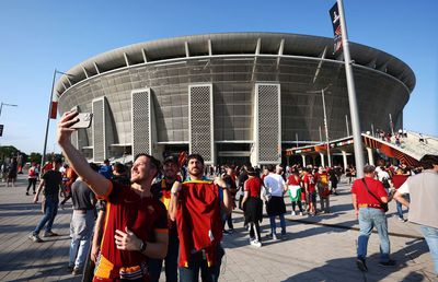 Un patron din Liga 1, prezent la finala Europa League: „Am venit să văd 3 jucători de la Sevilla și 3 de la Roma” 