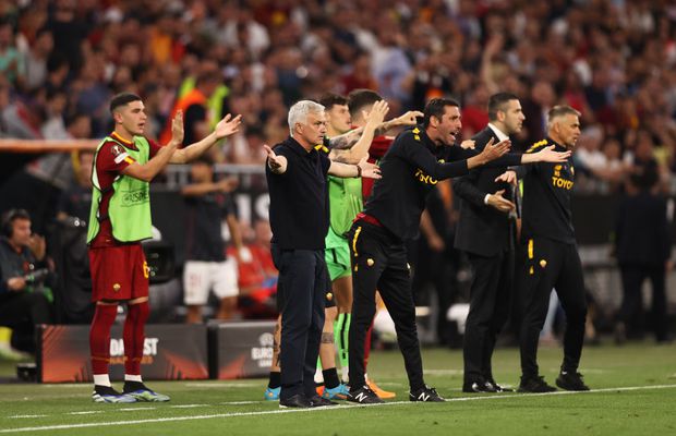 Două decizii controversate luate de Anthony Taylor în finala Europa League  » Mourinho, un „vulcan” pe margine