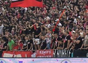 Dolha n-a fost singurul „ultras” celebru la Dinamo - FC Argeș » Ce sportivă a cântat tot meciul în primele rânduri din PCH