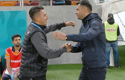 Doi foști antrenori de la FCSB, pe lista clubului din SuperLigă