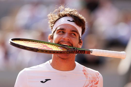 Brazilianul Thiago Seyboth Wild (23 de ani, 172 ATP), protagonistul celei mai mari surprize de la Roland Garros 2023, victoria 7-6(5), 6-7(6), 2-6, 6-3, 6-4 în fața lui Daniil Medvedev (27 de ani, 2 ATP)