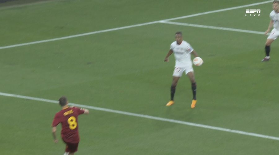 Două decizii controversate luate de Anthony Taylor în finala Europa League » Mourinho, un „vulcan” pe margine