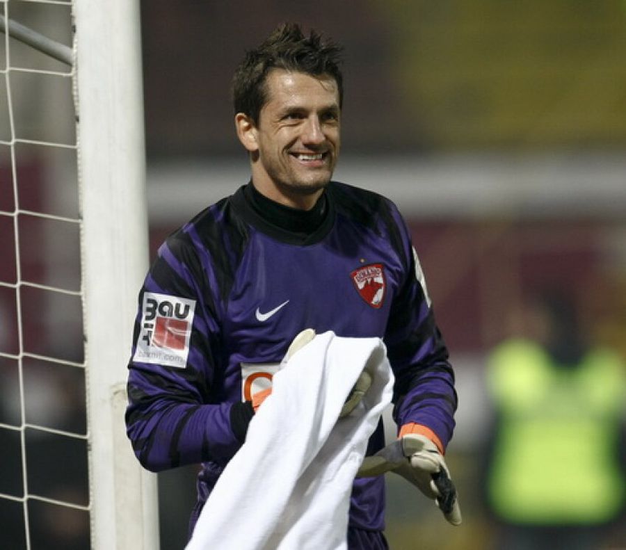 Emilian Dolha, fostul portar al lui Dinamo „Rambo”, ultras la Dinamo în Peluza Sud » A preferat să stea între suporteri, nu la lojă