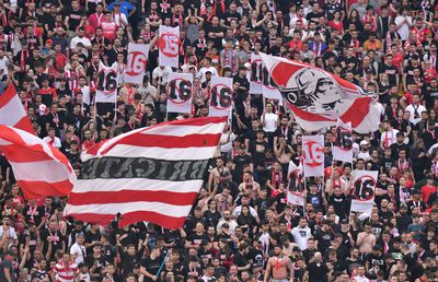 Negocieri la sânge pentru câți „câini roșii” să fie la Mioveni! » De ce au mutat piteștenii meciul de pe arena „Nicolae Dobrin”