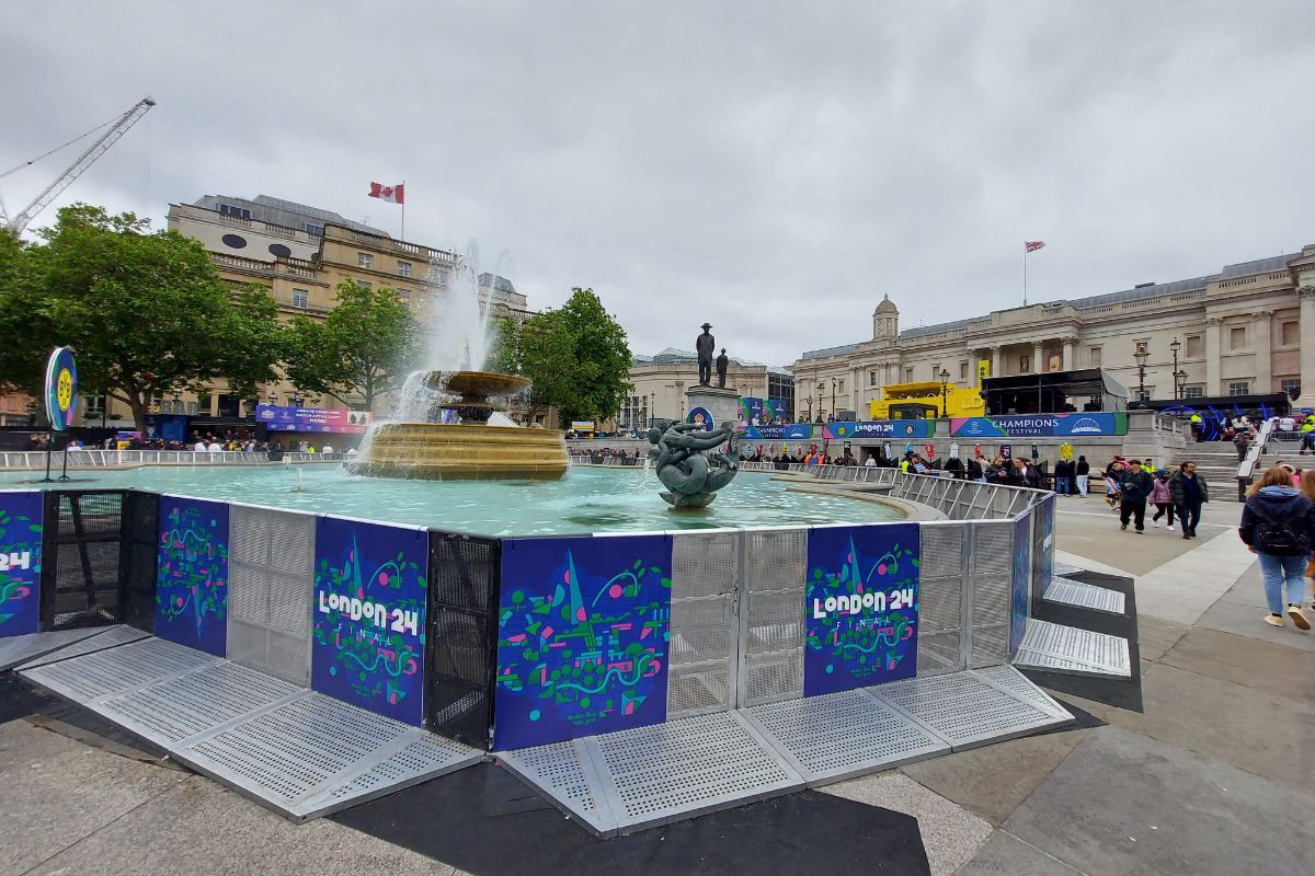 UEFA le-a arestat englezilor „Trafalgar Square” + „Oooo, sunteți din țara lui Marcel Răducanu”