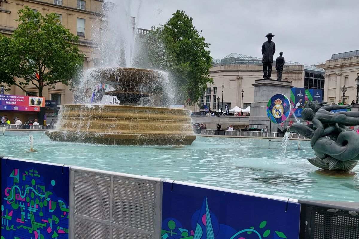 Spectacolul Ligii Campionilor în Trafalgar Square