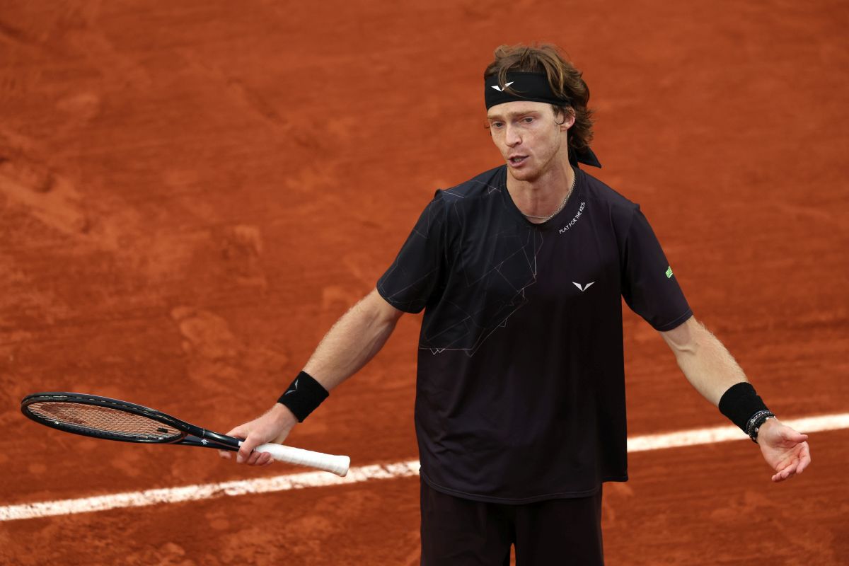 Andrey Rublev, criză de nervi la Roland Garros, în meciul cu Matteo Arnaldi