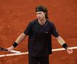 Andrey Rublev, criză de nervi la Roland Garros: s-a luat la palme și s-a lovit singur cu racheta!