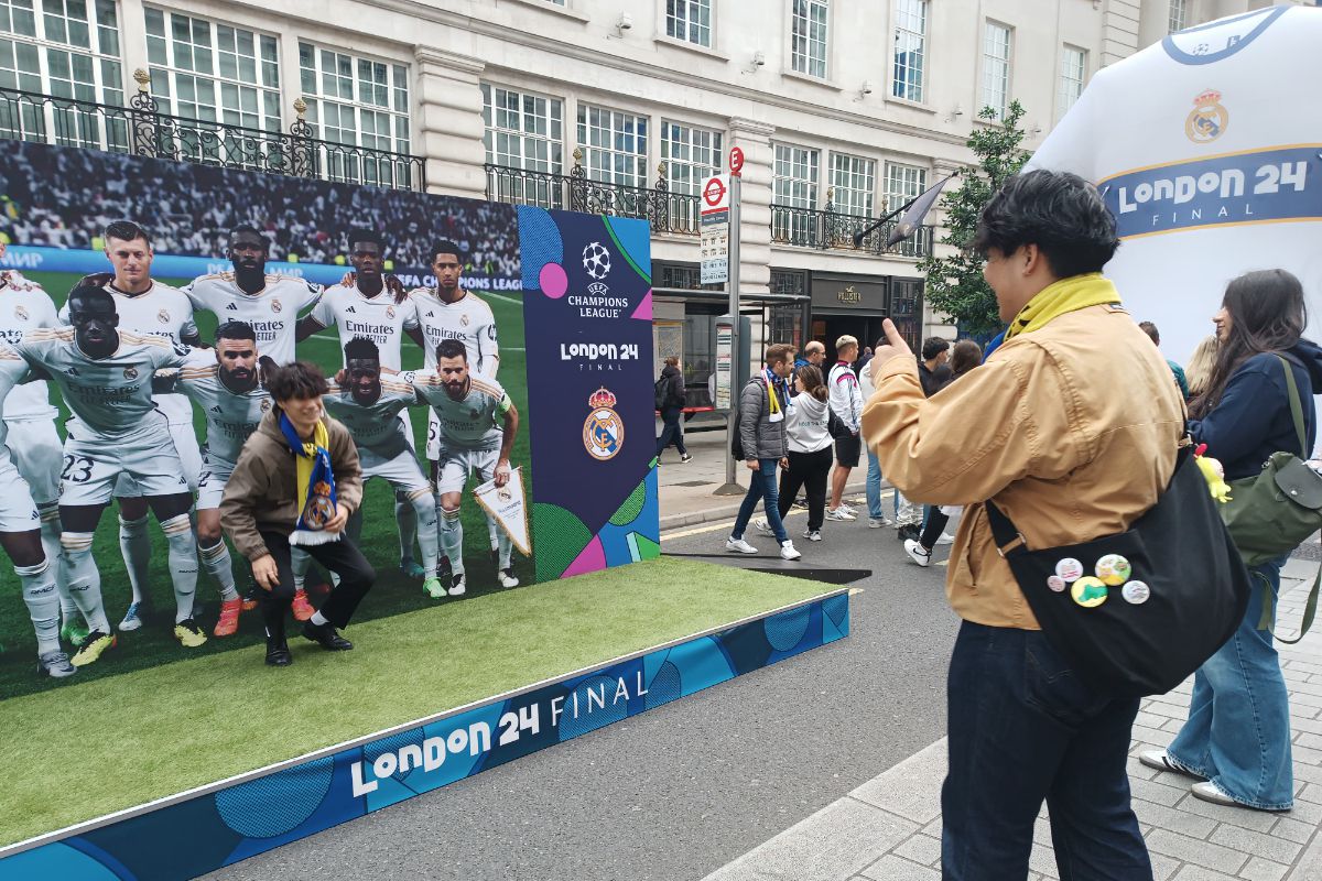 Înainte de Borussia Dortmund - Real Madrid, Regent Street a devenit cel mai aglomerat bulevard din Europa » Cum au interacționat suporterii celor două finaliste