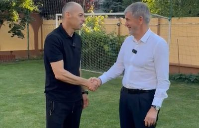 Prezentare în spatele casei din București » Cum a anunțat Valeriu Iftime antrenorul pentru noul sezon: „Vă dau o veste în premieră”