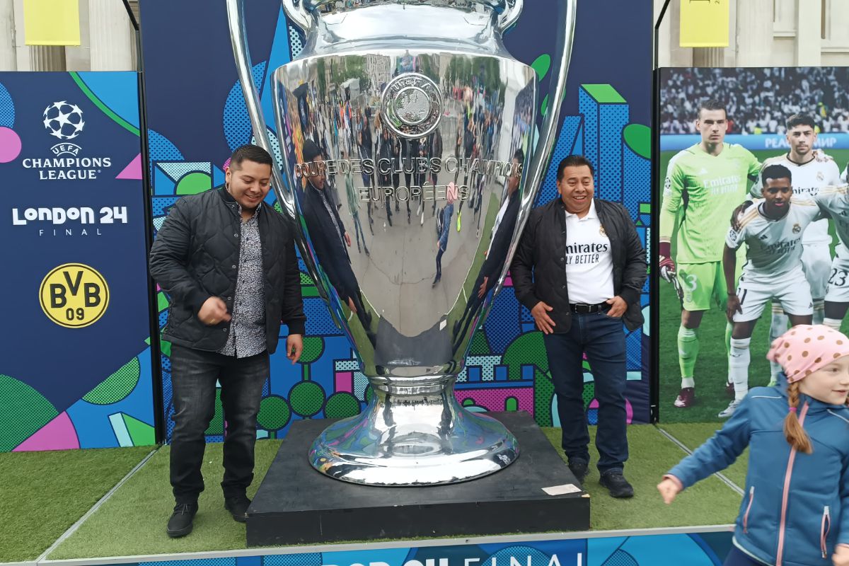 UEFA le-a arestat englezilor „Trafalgar Square” + „Oooo, sunteți din țara lui Marcel Răducanu”