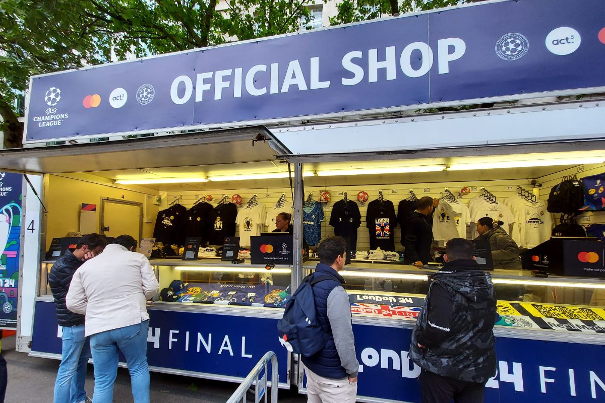 Spectacol grandios la Londra » 5 la 5 încântător, cu legendele Figo, Kaka, Roberto Carlos, Cafu și Vieira în acțiune! Echipa-surpriză care a câștigat turneul legendelor